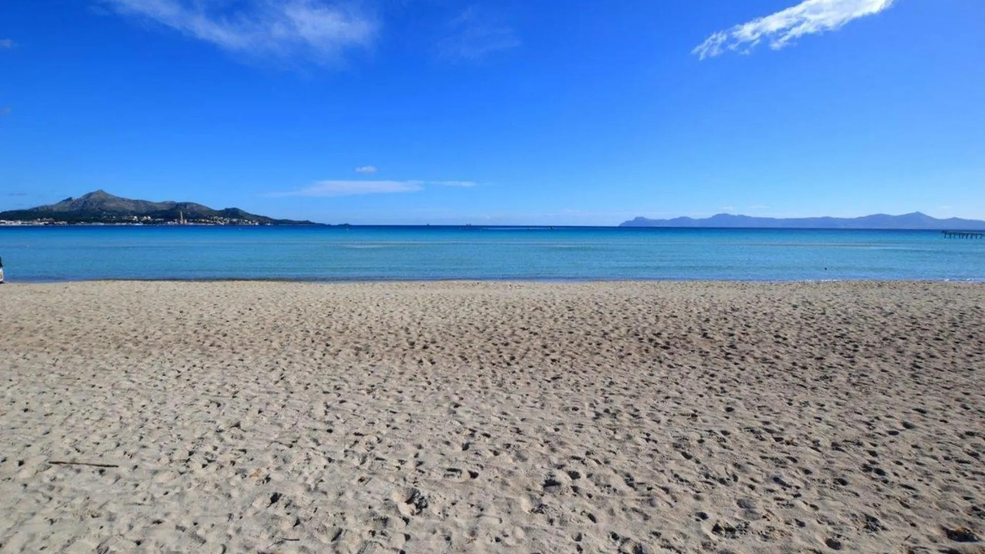 Bonito Apartamento Con Terraza En Puerto De Alcudia Spain