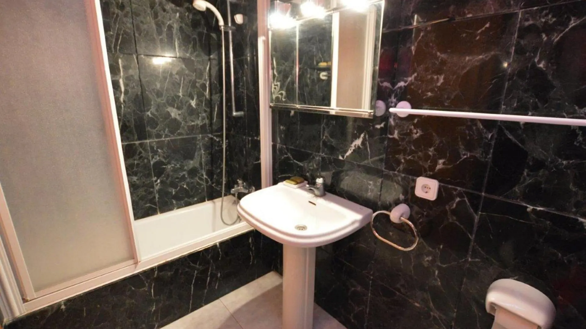 Bonito Apartamento Con Terraza En Puerto De Alcudia