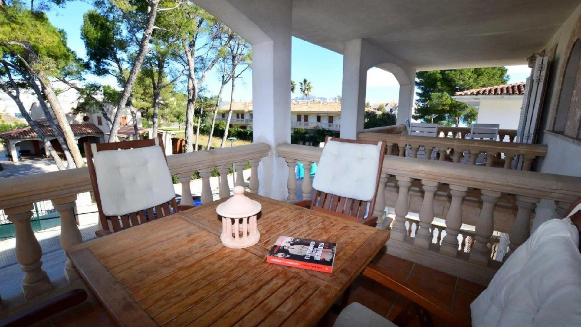 Bonito Apartamento Con Terraza En Puerto De Alcudia contacts